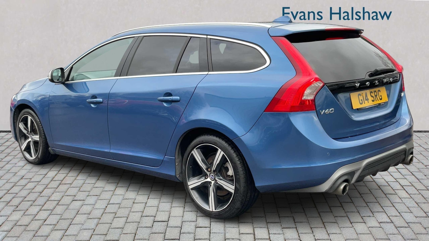 Used Volvo V60 2017 for sale - 77800086: Photo 2