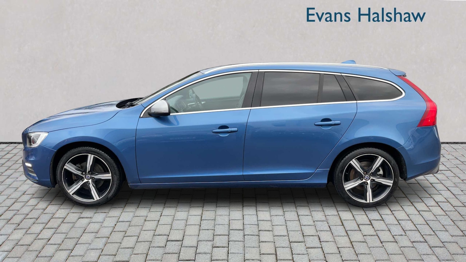 Used Volvo V60 2017 for sale - 77800086: Photo 3