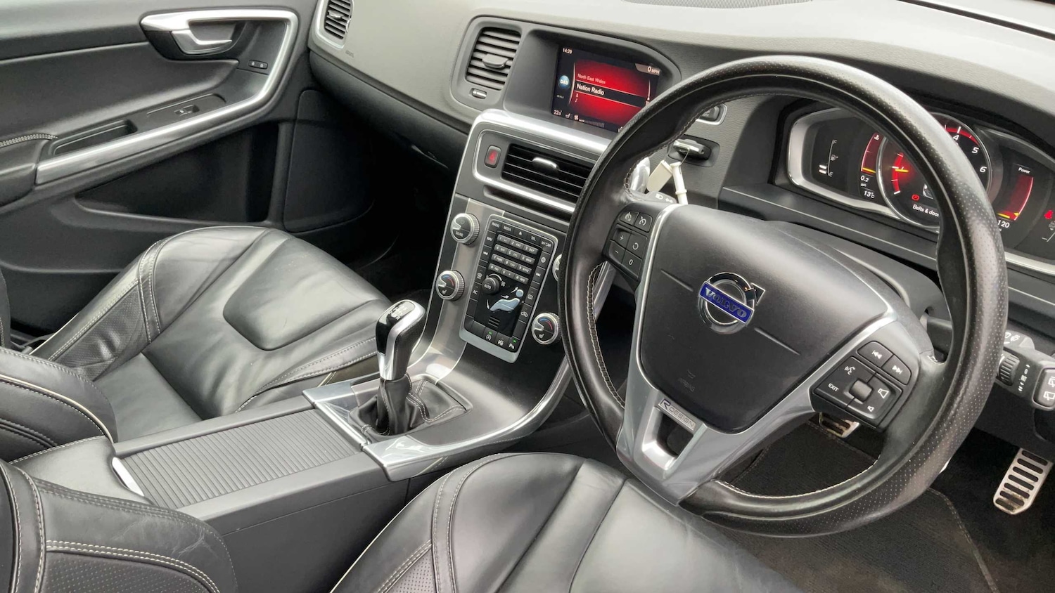 Used Volvo V60 2017 for sale - 77800086: Photo 8