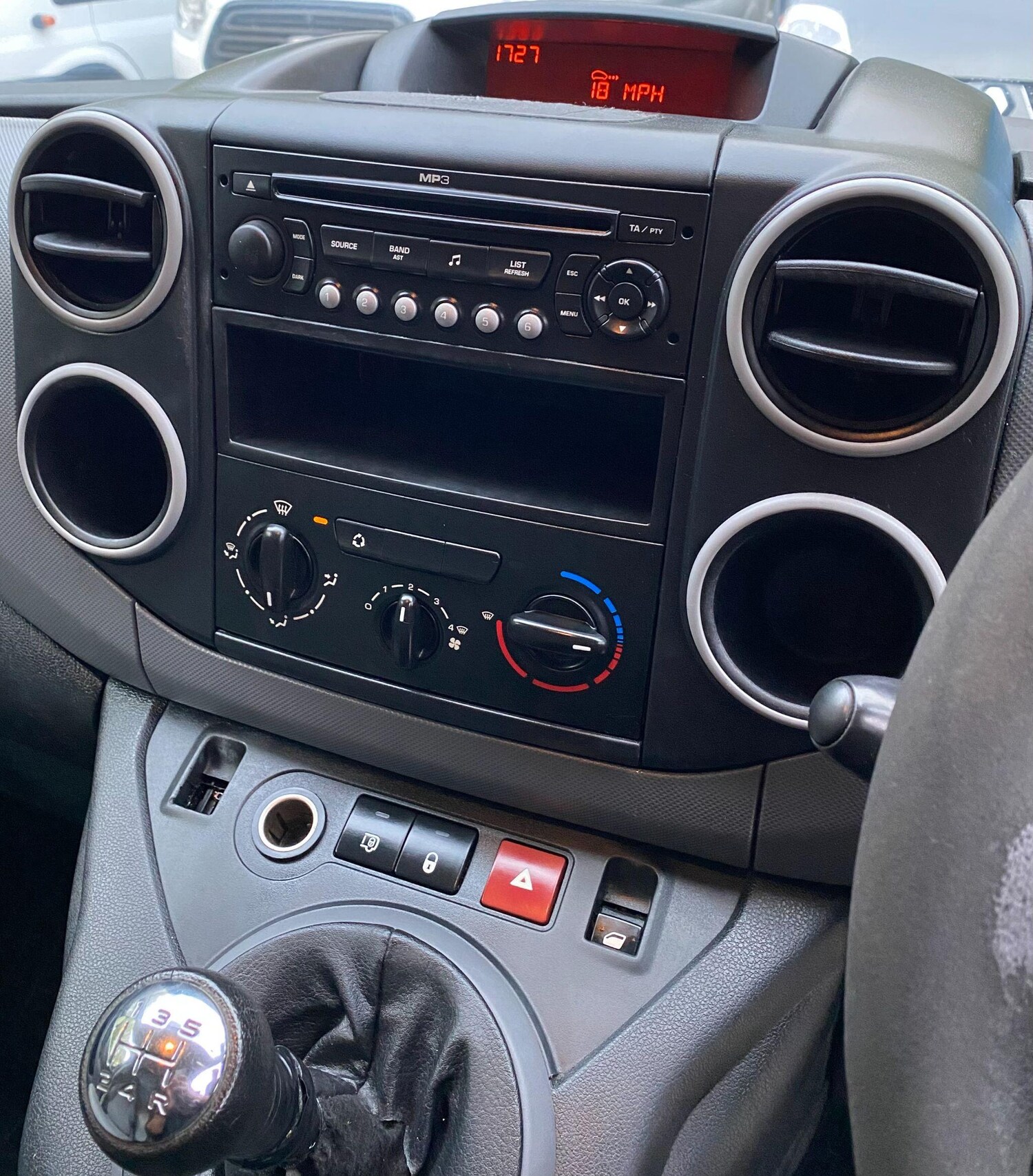 Used Citroen Berlingo 2009 for sale - 76549789: Photo 32