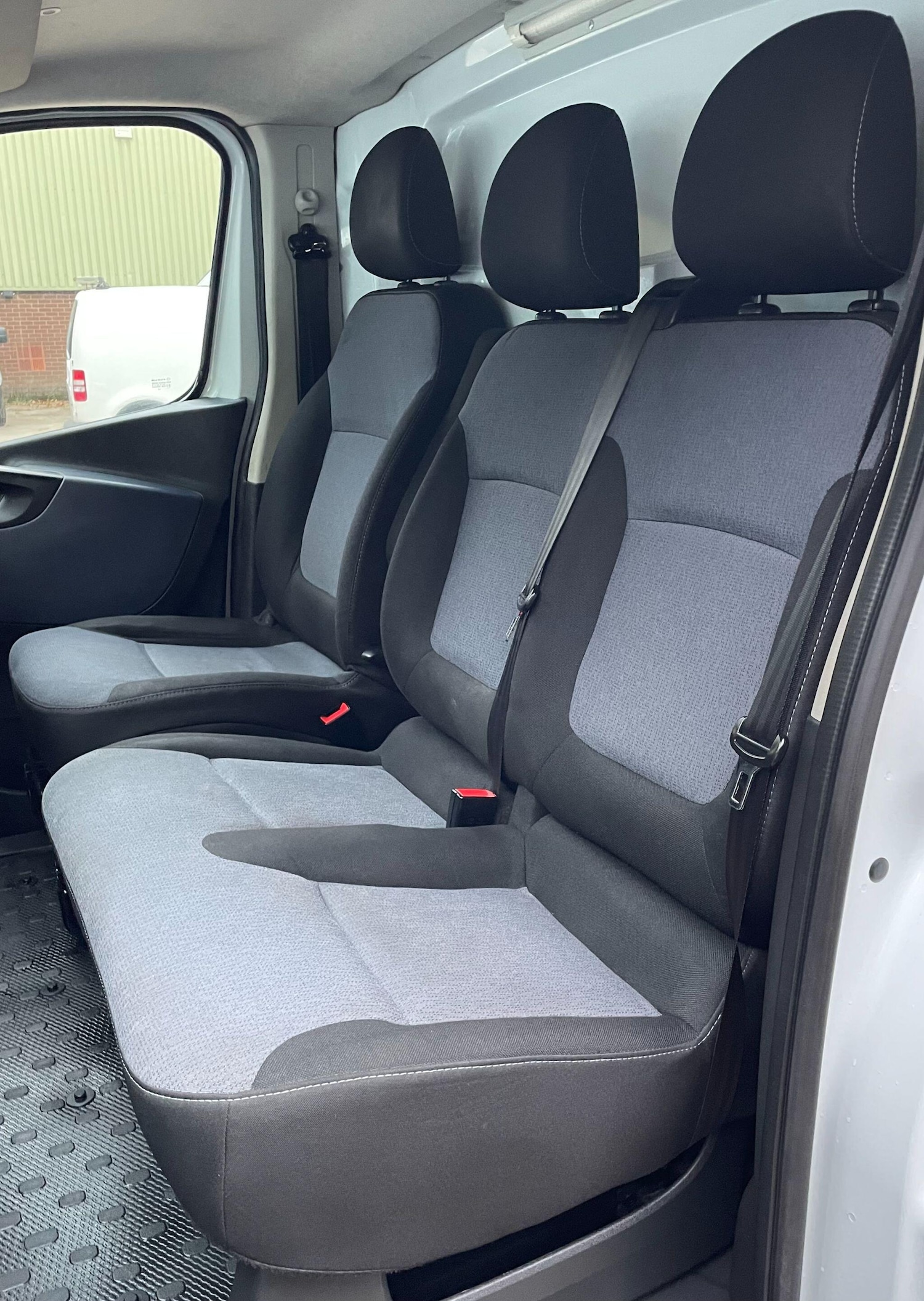 Used Vauxhall Vivaro 2016 for sale - 76743450: Photo 38