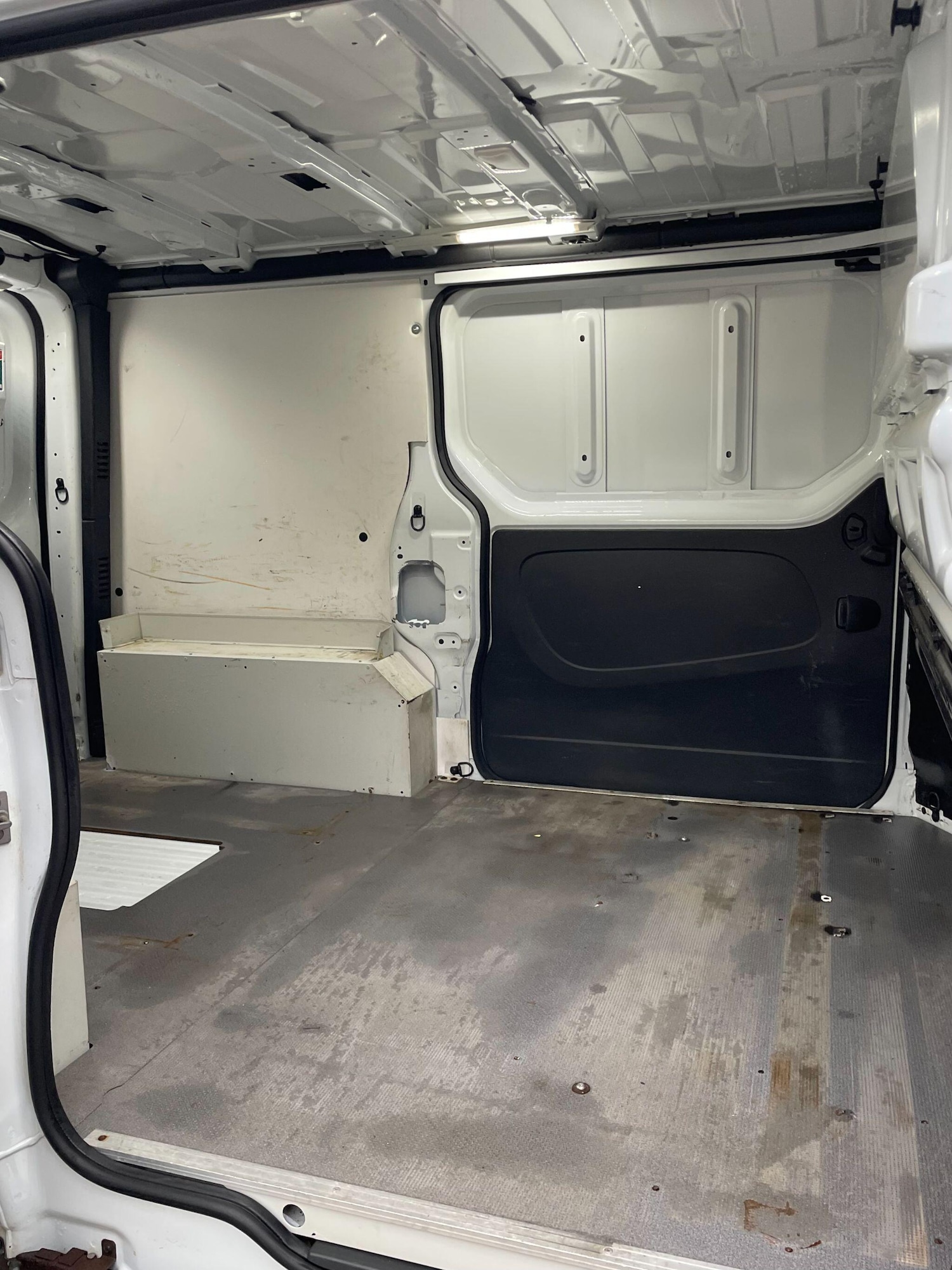 Used Vauxhall Vivaro 2016 for sale - 76743450: Photo 9