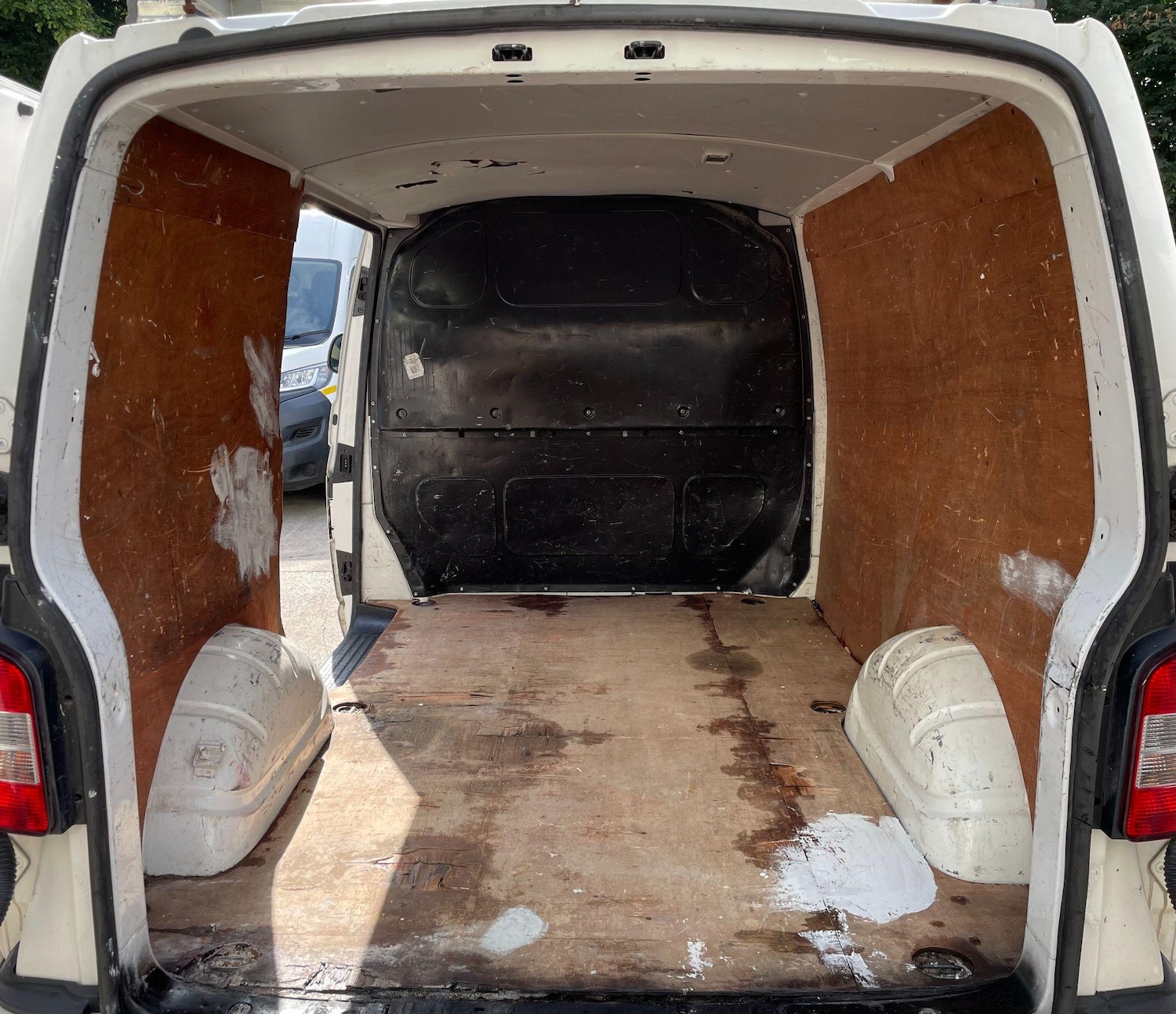 Used Volkswagen Transporter 2015 for sale - 76550300: Photo 12