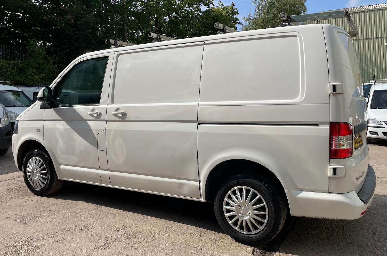 Used Volkswagen Transporter 2015 for sale - 76550300: Photo 14