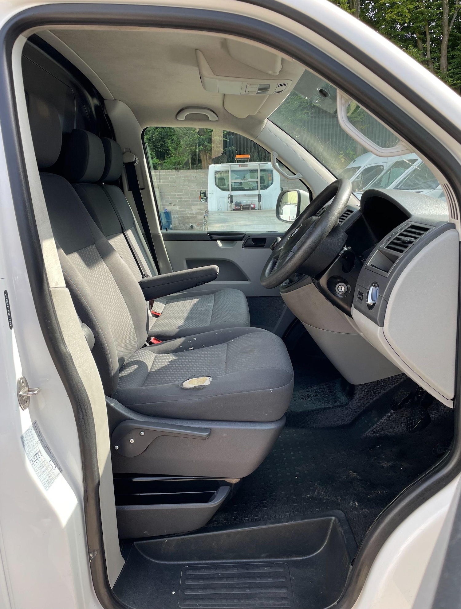 Used Volkswagen Transporter 2015 for sale - 76550300: Photo 23