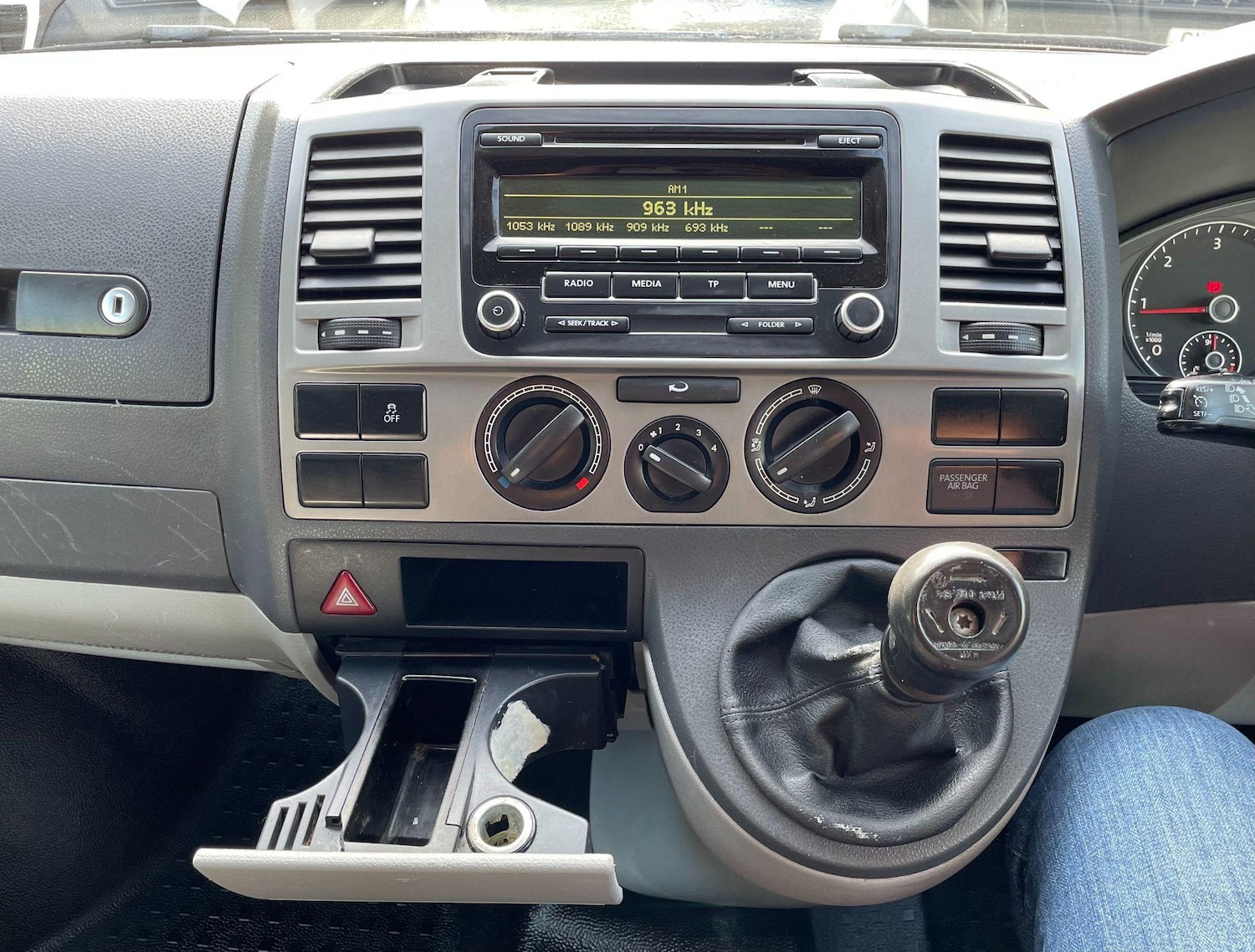 Used Volkswagen Transporter 2015 for sale - 76550300: Photo 28