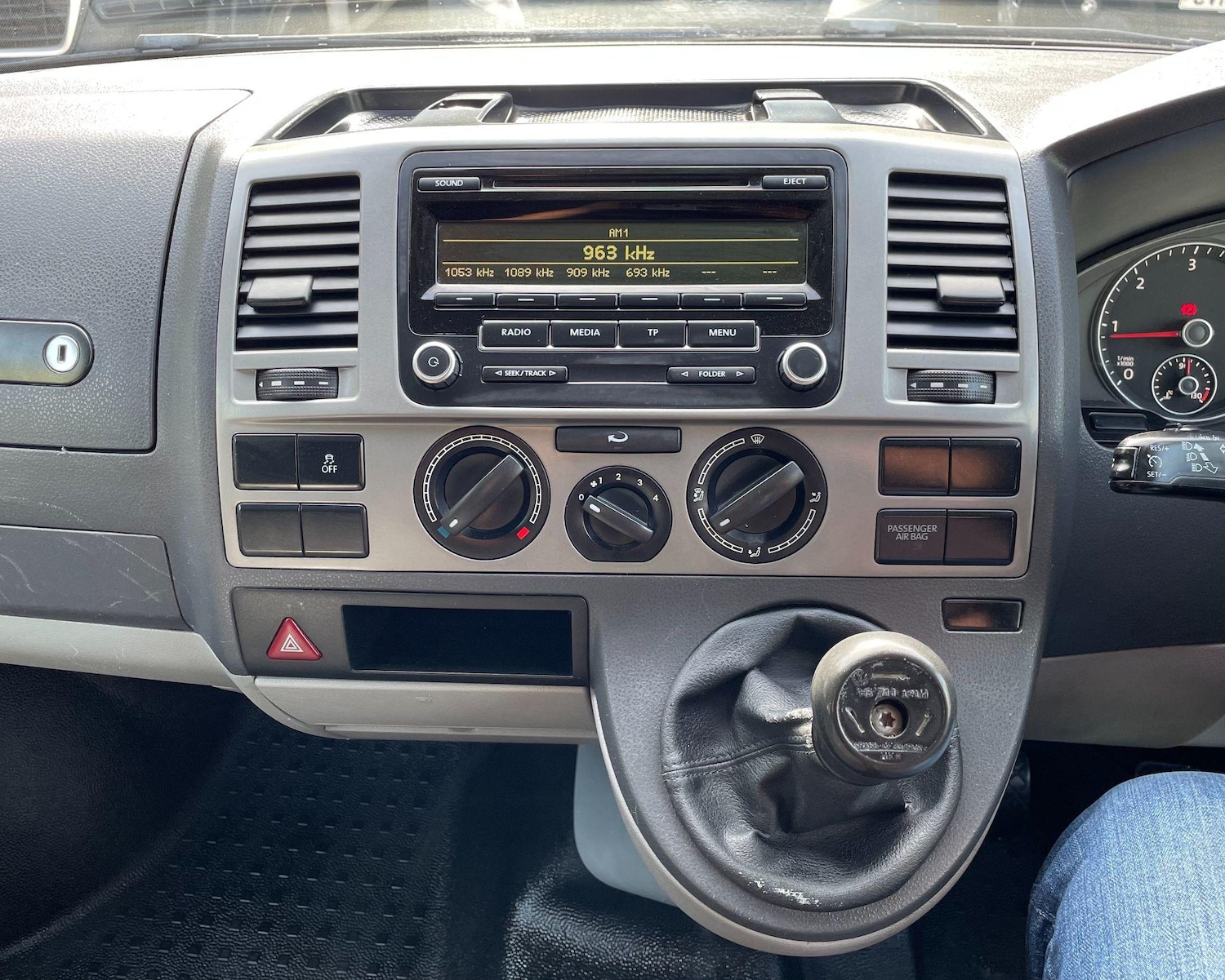 Used Volkswagen Transporter 2015 for sale - 76550300: Photo 29