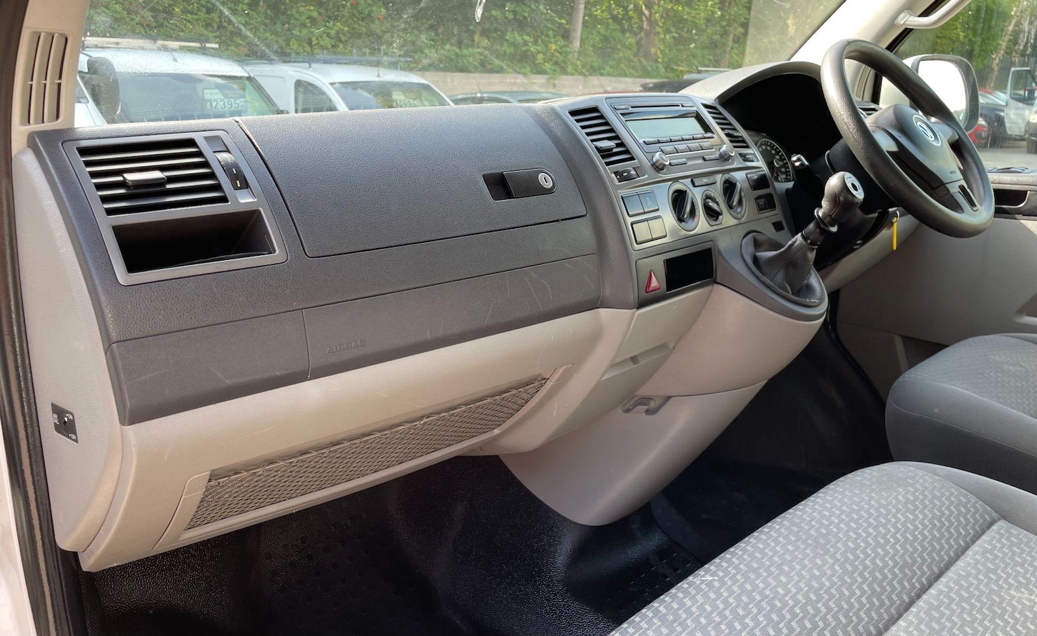 Used Volkswagen Transporter 2015 for sale - 76550300: Photo 35