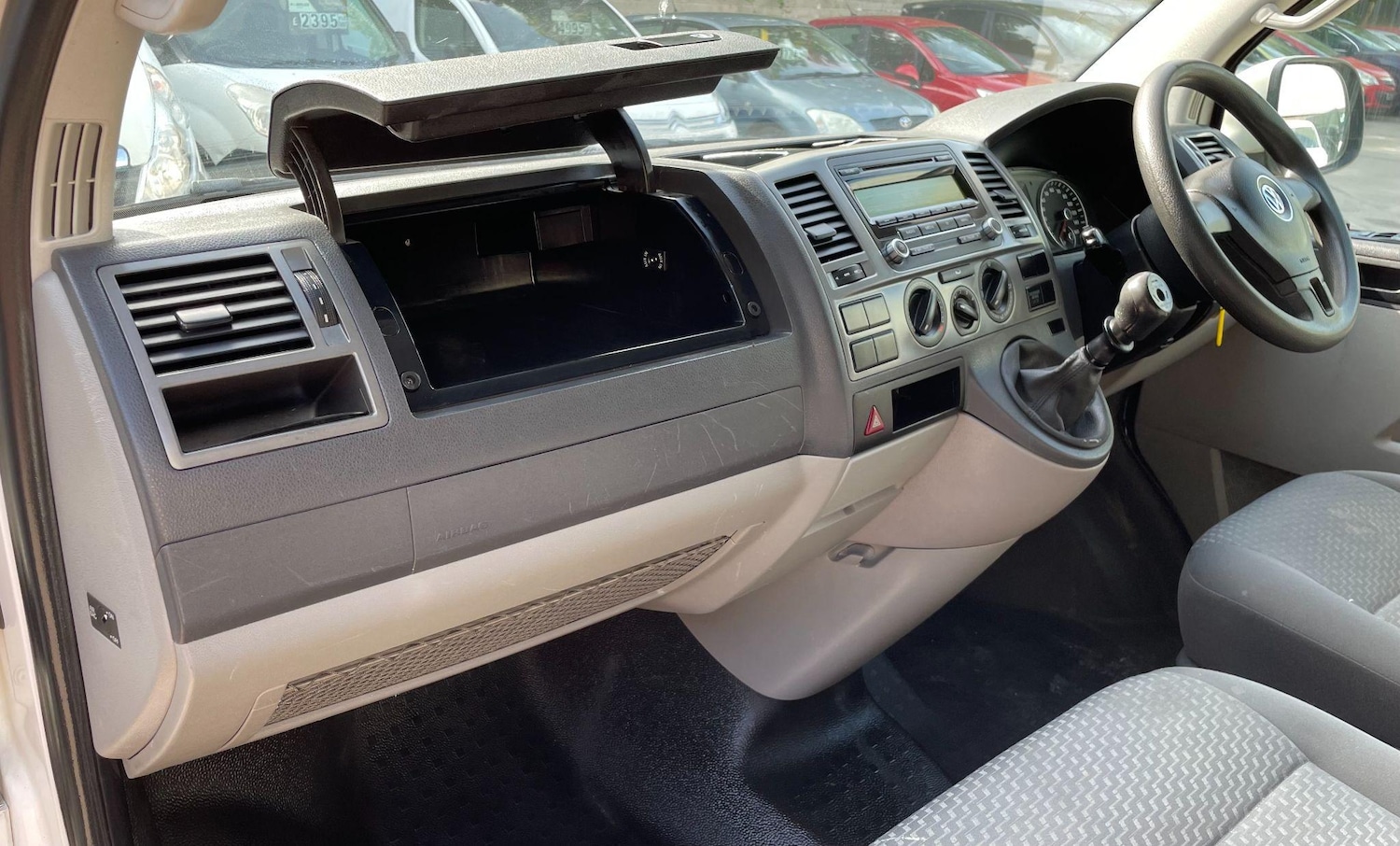 Used Volkswagen Transporter 2015 for sale - 76550300: Photo 36