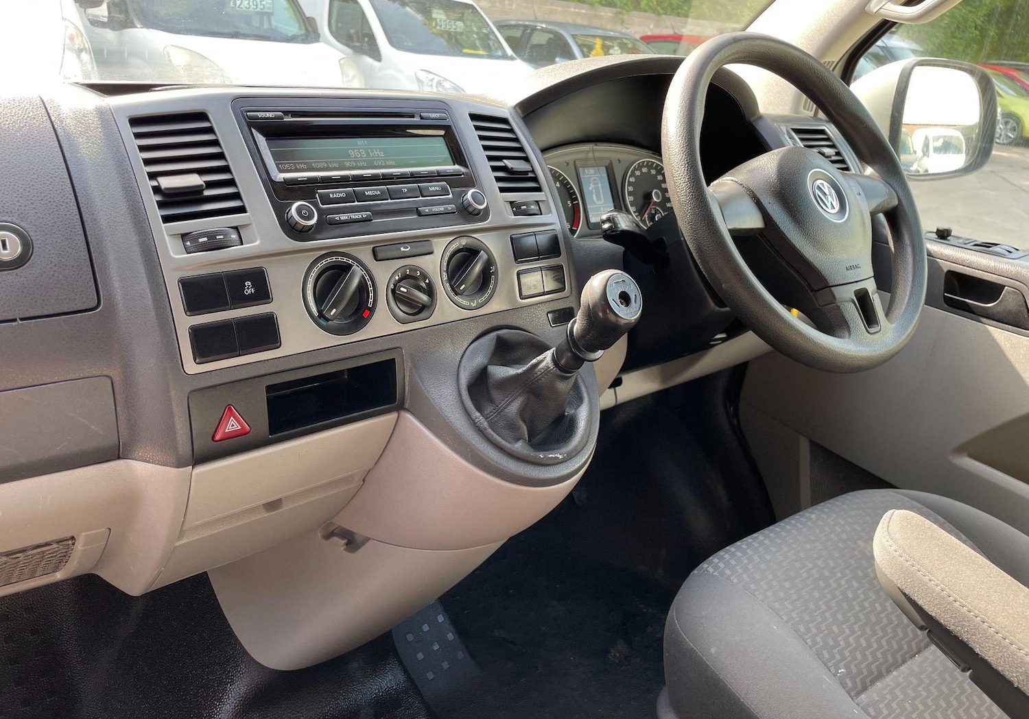 Used Volkswagen Transporter 2015 for sale - 76550300: Photo 37