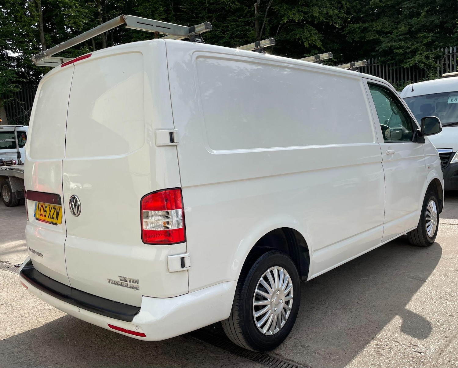 Used Volkswagen Transporter 2015 for sale - 76550300: Photo 9