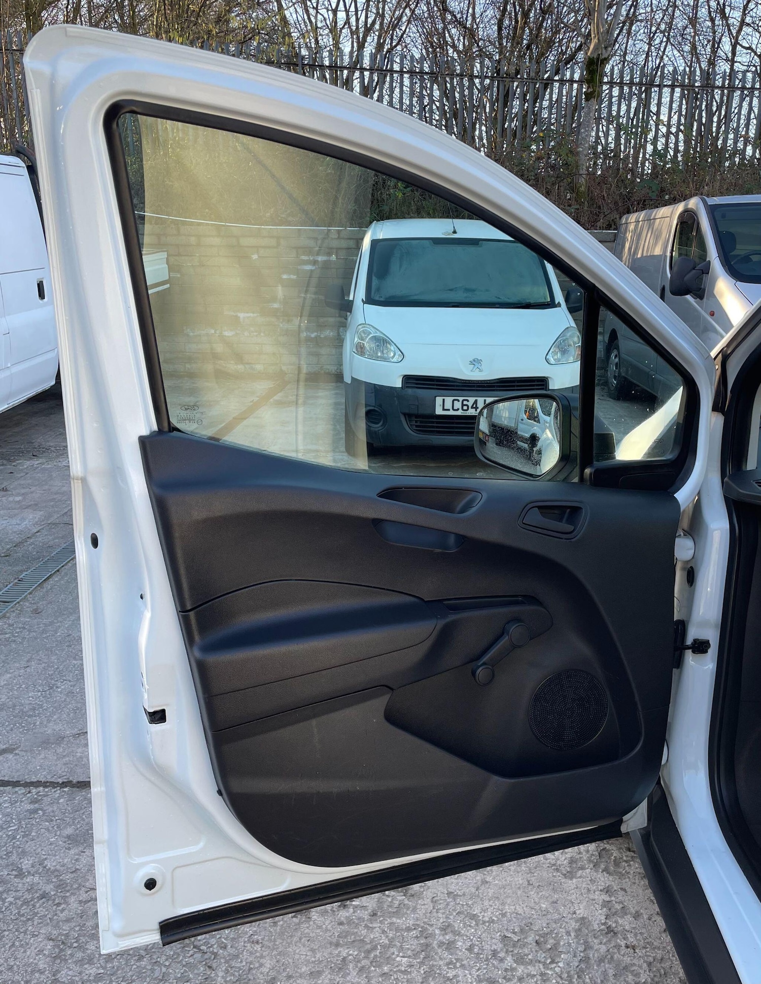 Used Ford Transit Courier 2020 for sale - 77054050: Photo 30