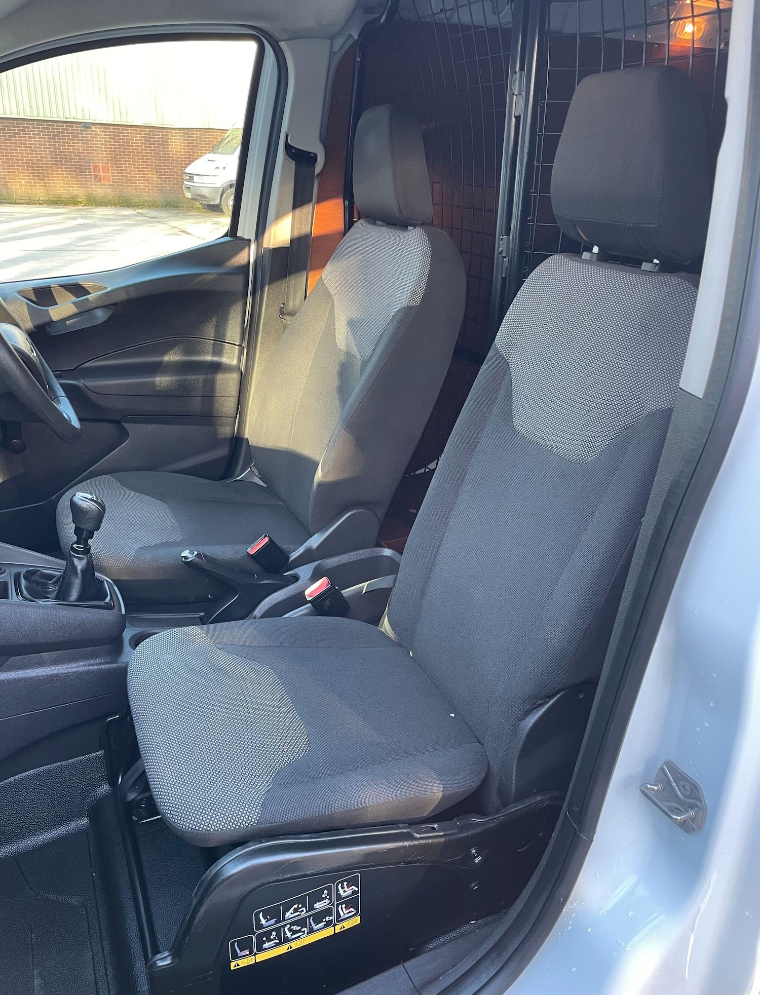 Used Ford Transit Courier 2020 for sale - 77054050: Photo 32