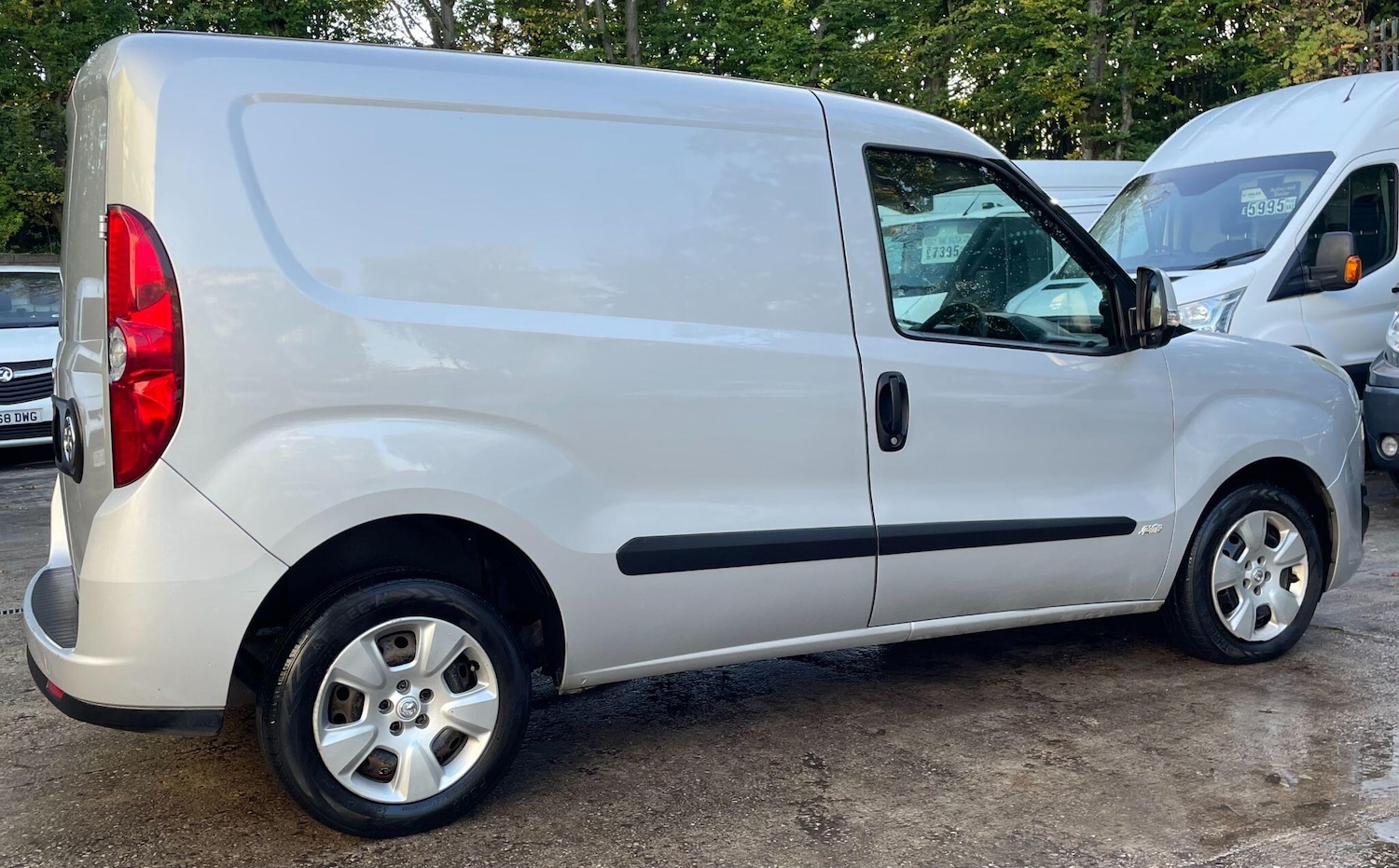 Used Vauxhall Combo 2017 for sale - 76550427: Photo 8