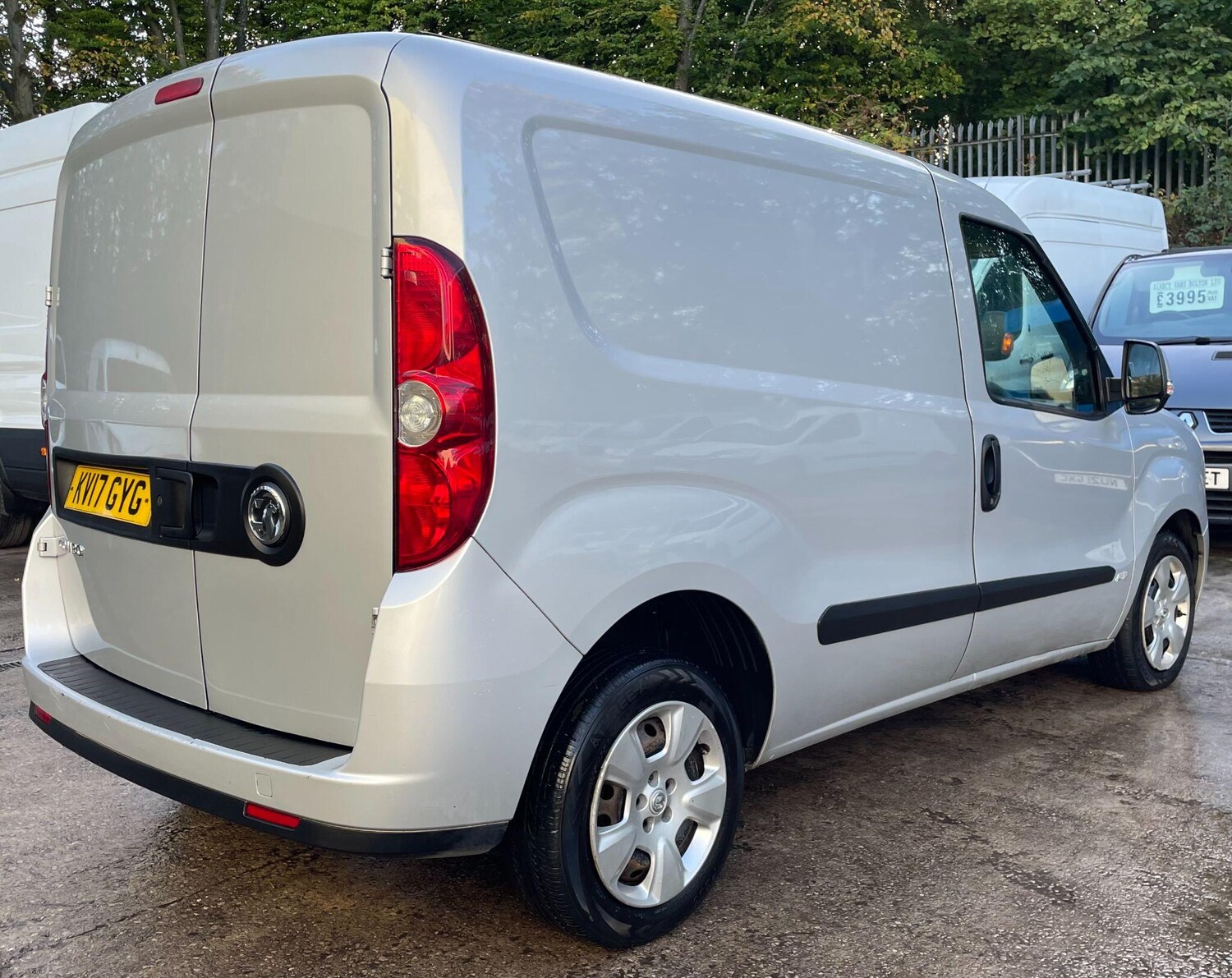 Used Vauxhall Combo 2017 for sale - 76550427: Photo 9