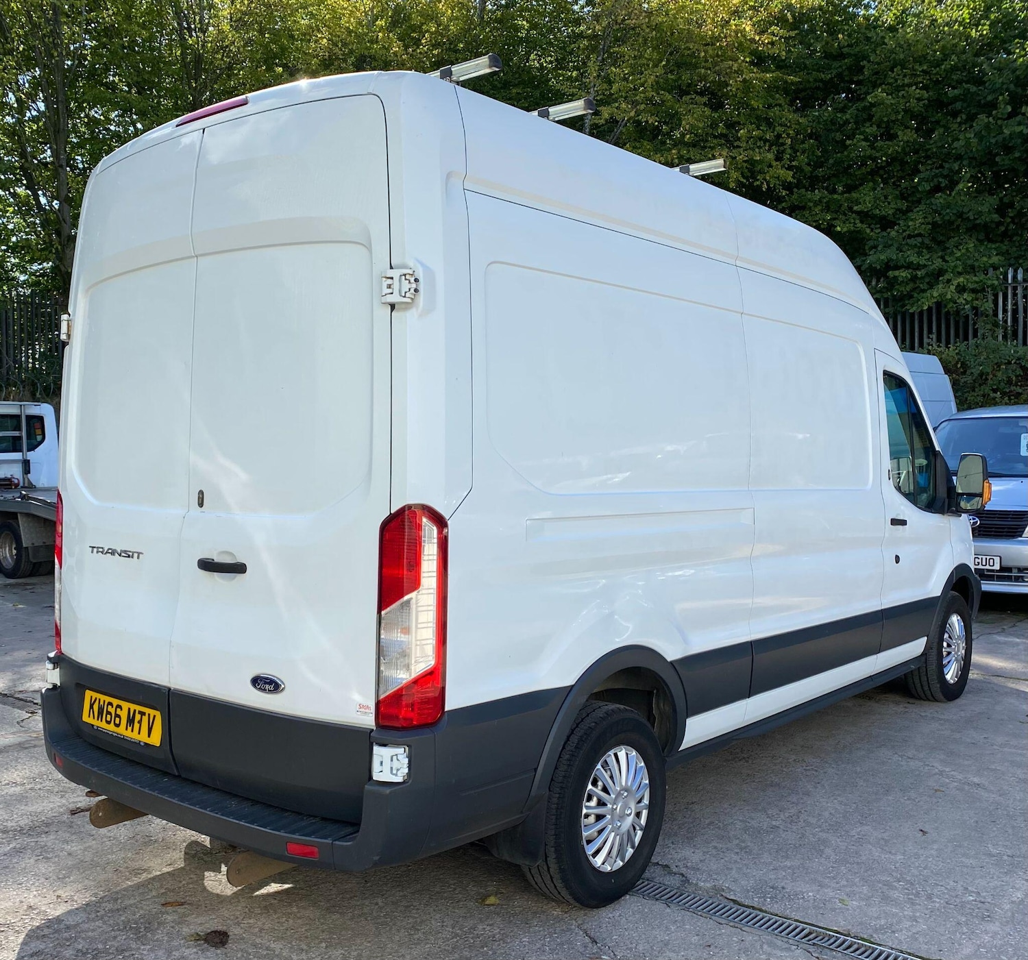 Used Ford Transit 2017 for sale - 76549235: Photo 9