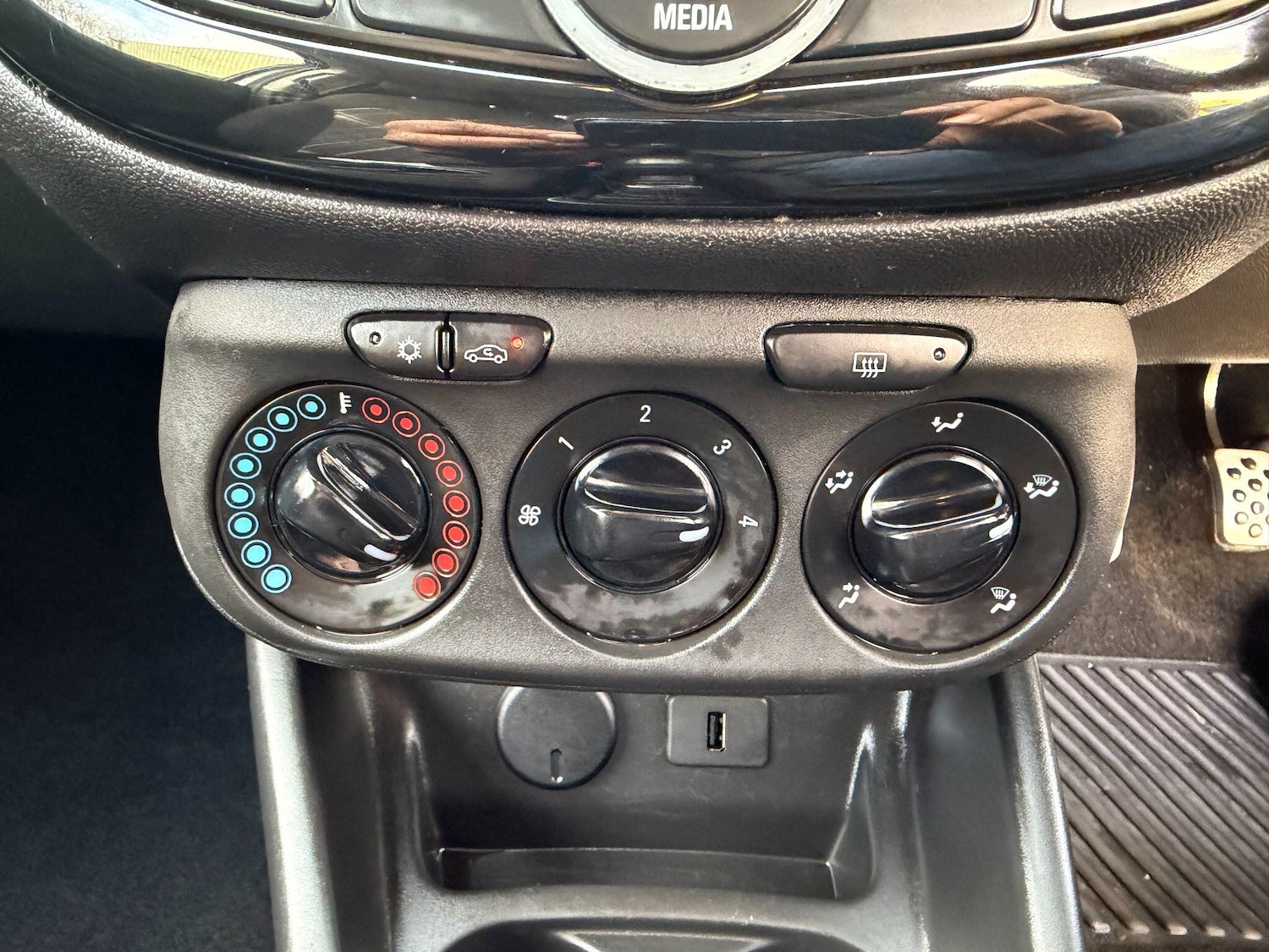 Used Vauxhall Corsa 2015 for sale - 77705534: Photo 40