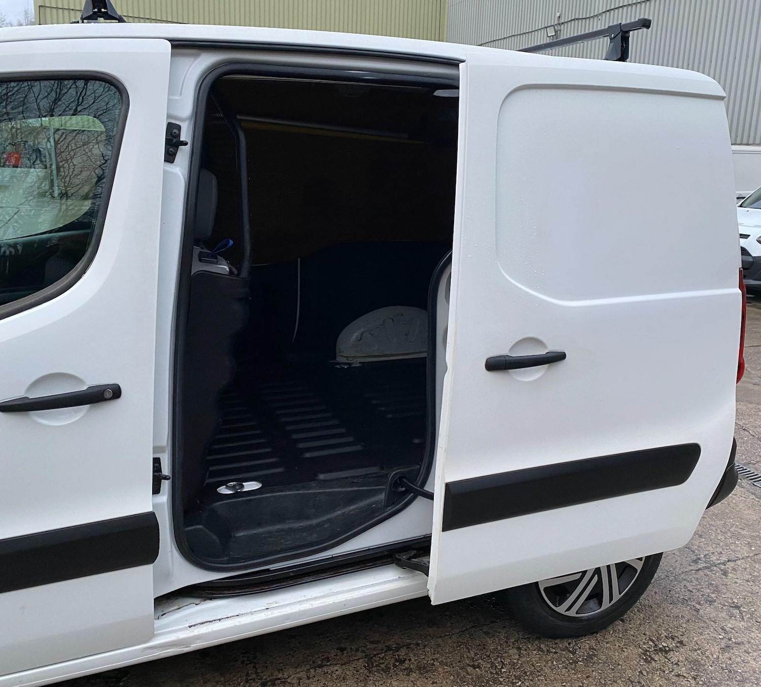 Used Citroen Berlingo 2014 for sale - 76990887: Photo 21