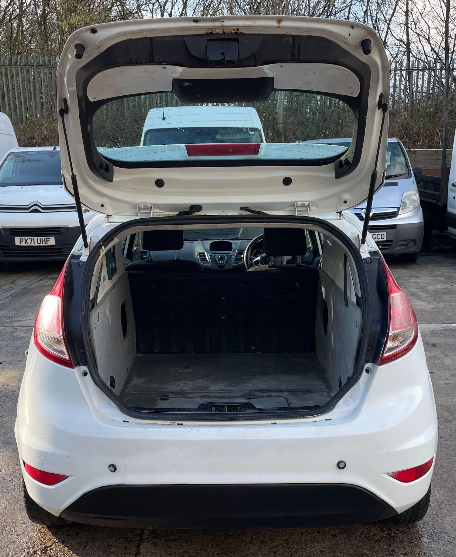 Used Ford Fiesta 2013 for sale - 77909597: Photo 11