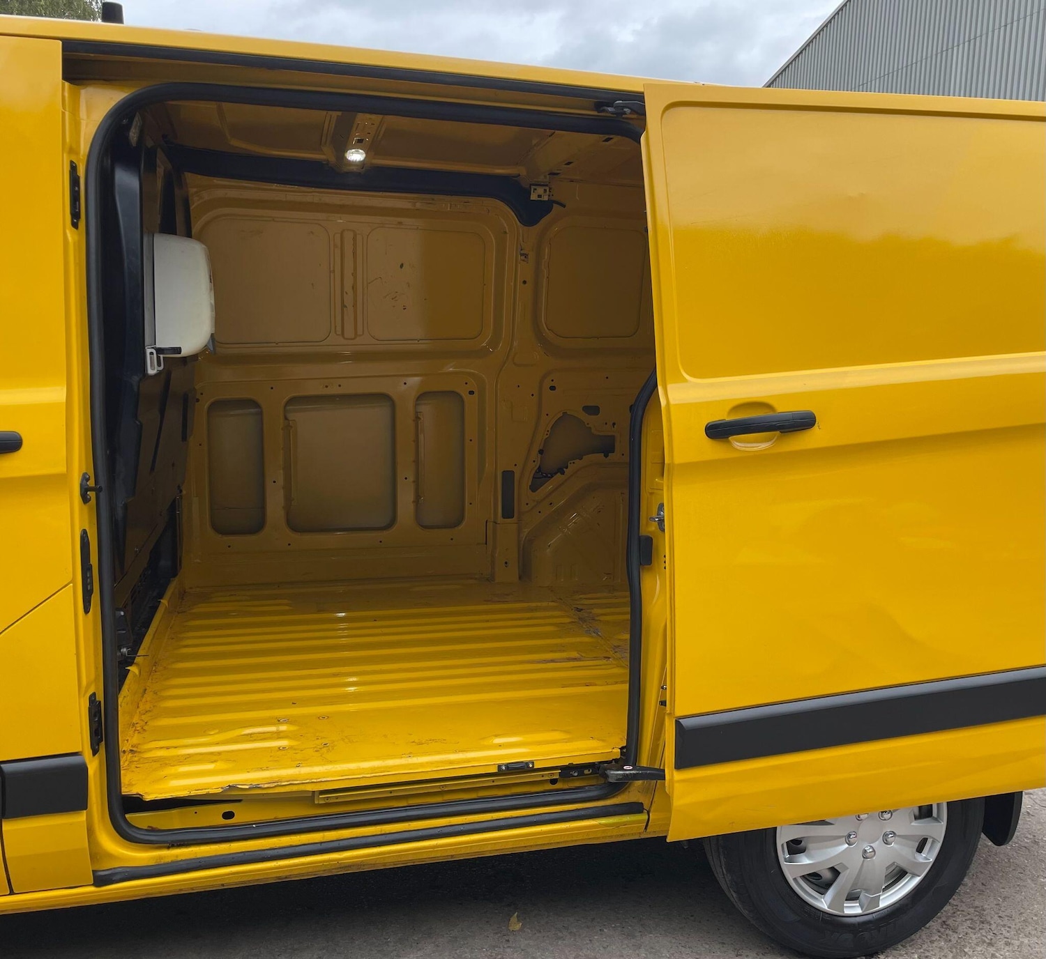 Used Ford Transit Custom 2020 for sale - 76549325: Photo 17
