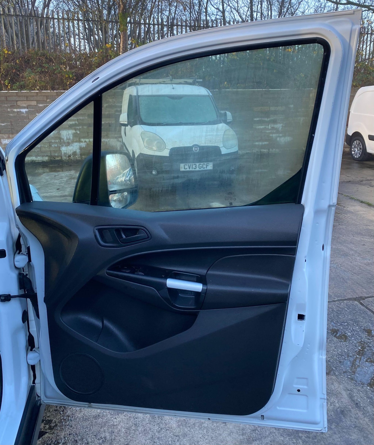 Used Ford Transit Connect 2014 for sale - 76936027: Photo 30