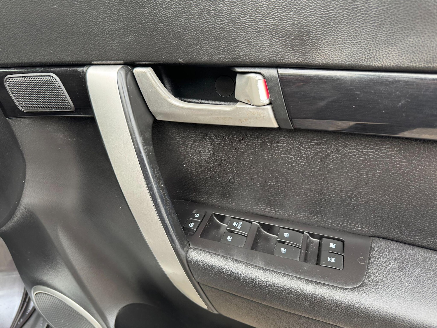 Used Chevrolet Captiva for sale - 76550221: Photo 24