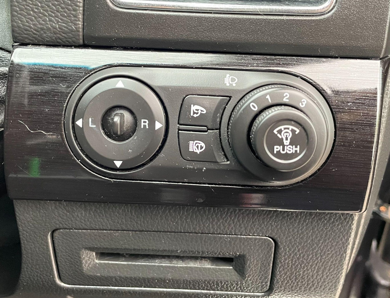 Used Chevrolet Captiva for sale - 76550221: Photo 28