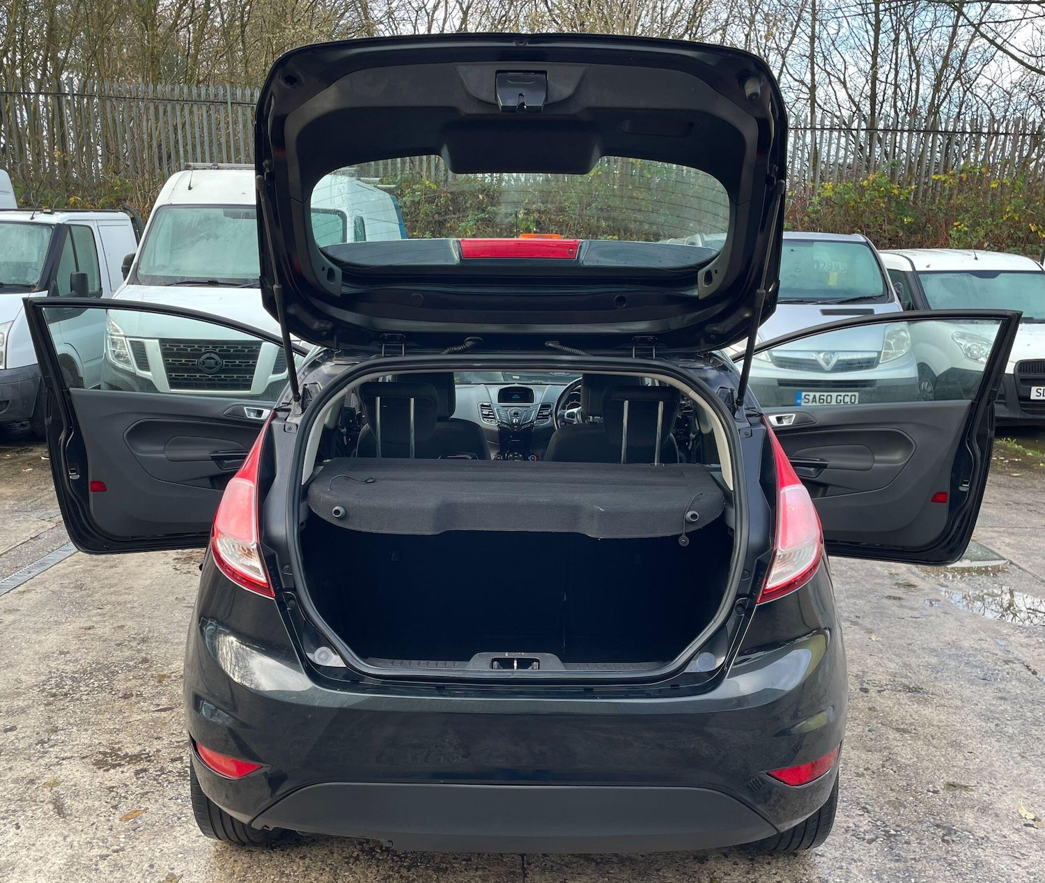 Used Ford Fiesta 2014 for sale - 76866325: Photo 11