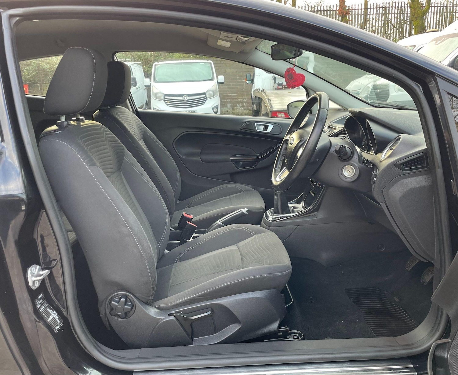 Used Ford Fiesta 2014 for sale - 76866325: Photo 23