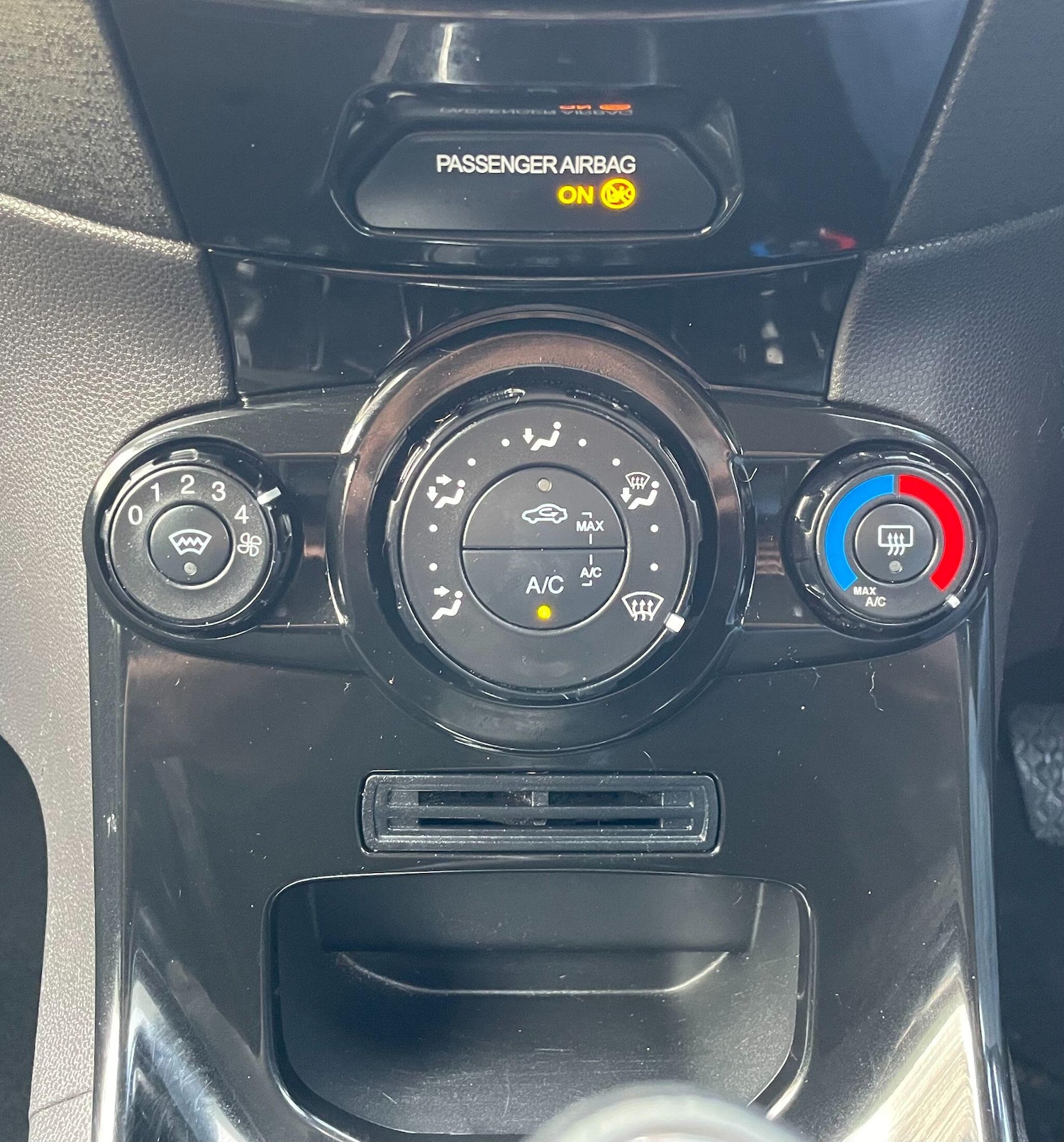 Used Ford Fiesta 2014 for sale - 76866325: Photo 32