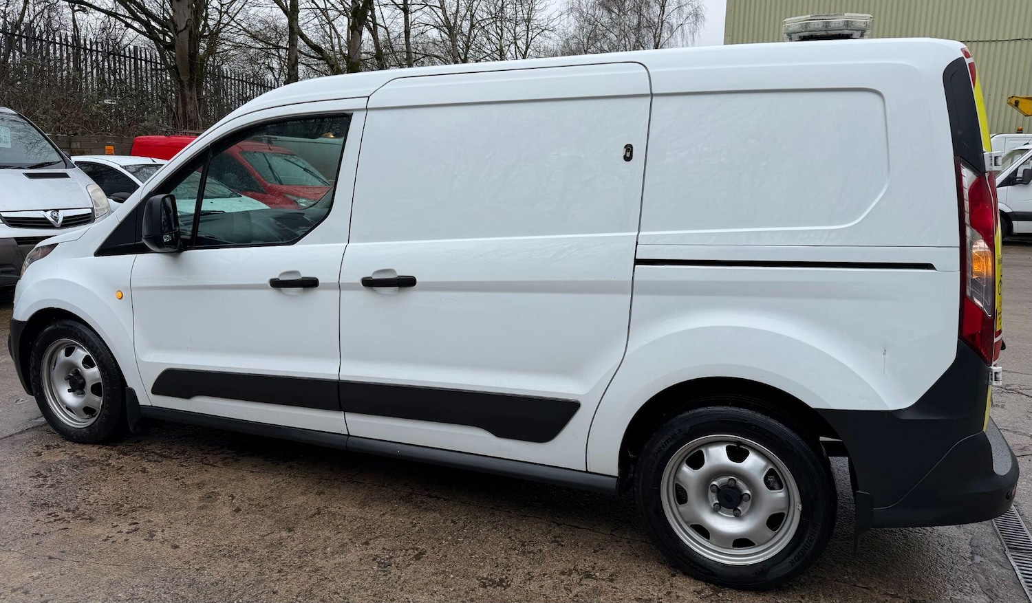 Used Ford Transit Connect 2017 for sale - 77696601: Photo 19