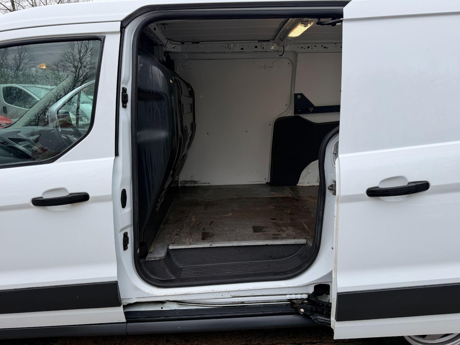 Used Ford Transit Connect 2017 for sale - 77696601: Photo 22