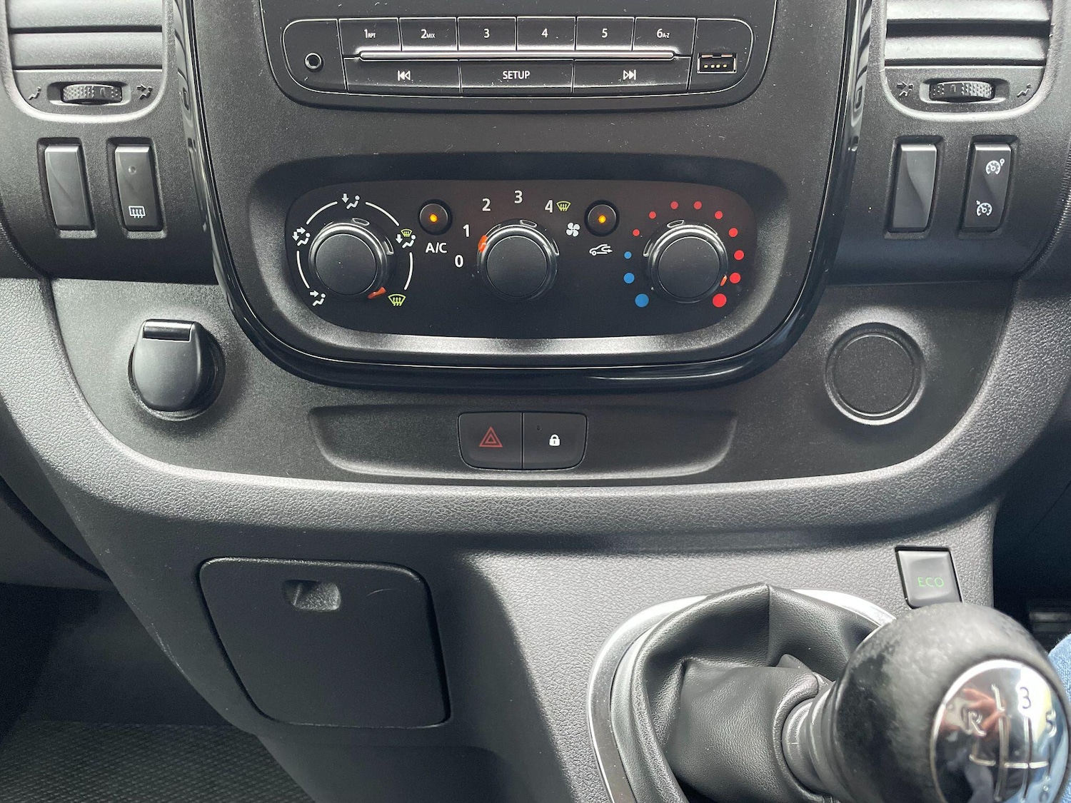 Used Vauxhall Vivaro 2017 for sale - 77290458: Photo 33