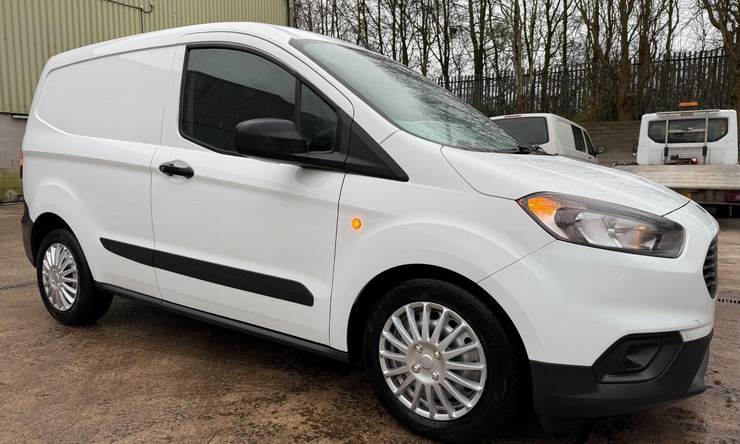 Used Ford Transit Courier for sale - 78115070: Photo 5