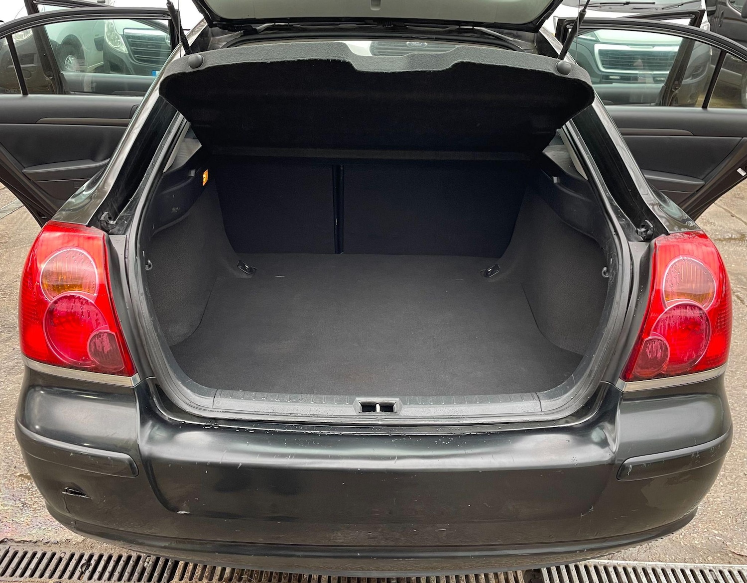 Used Toyota Avensis 2006 for sale - 76549795: Photo 10