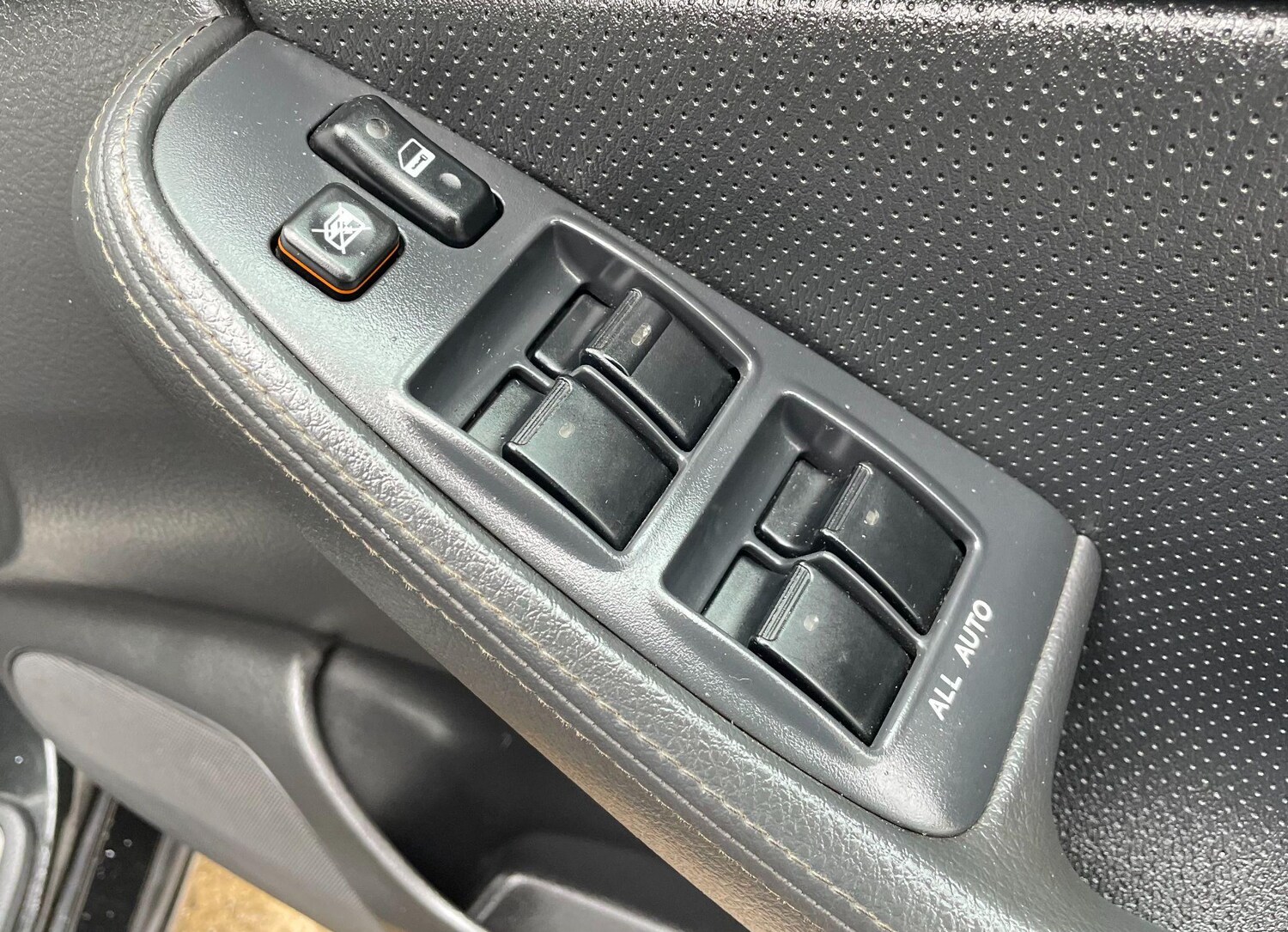 Used Toyota Avensis 2006 for sale - 76549795: Photo 25