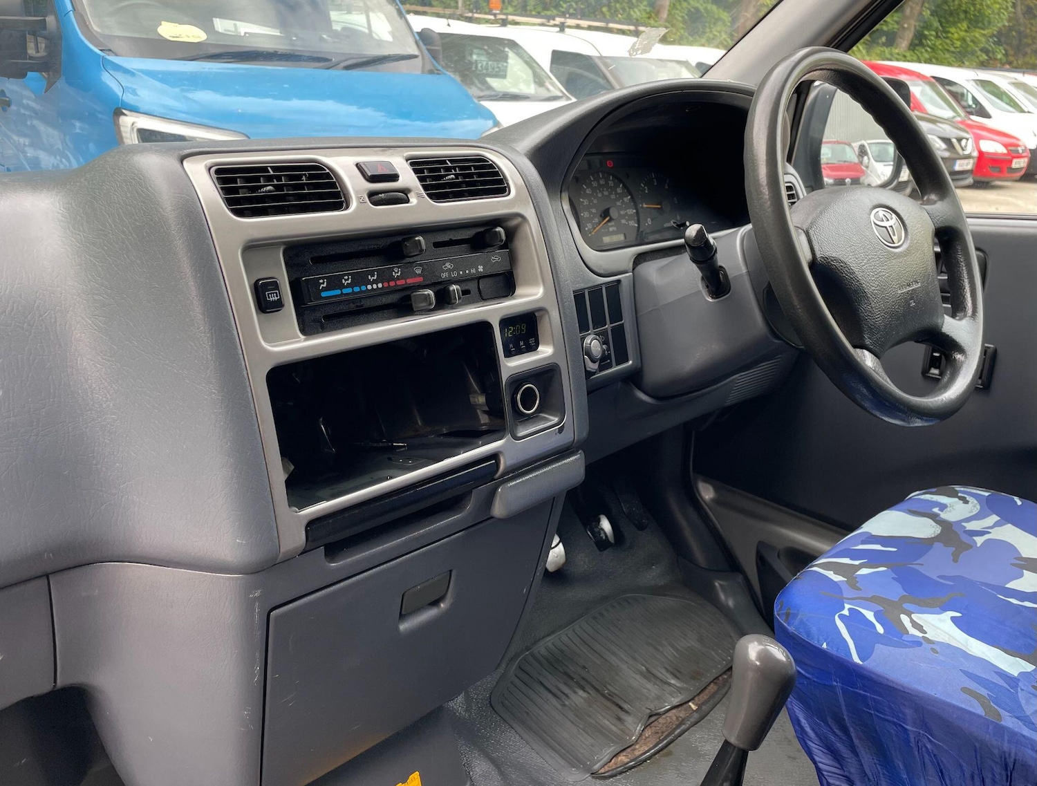 Used Toyota HiAce 2007 for sale - 76646094: Photo 33