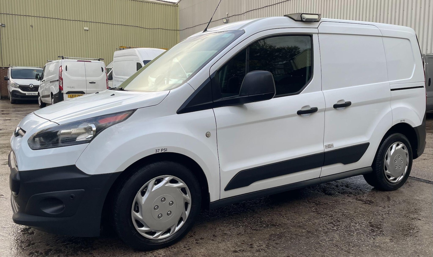 Used Ford Transit Connect 2017 for sale - 76550125: Photo 19