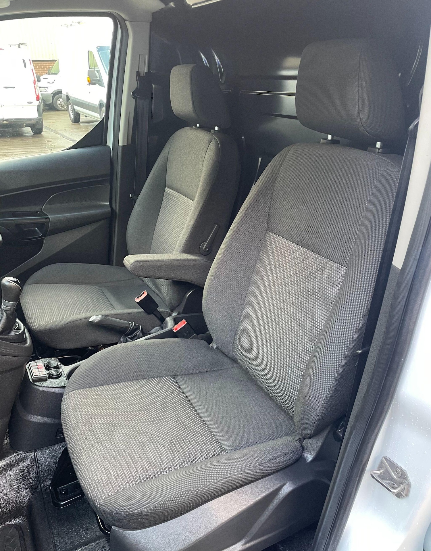 Used Ford Transit Connect 2017 for sale - 76550125: Photo 39