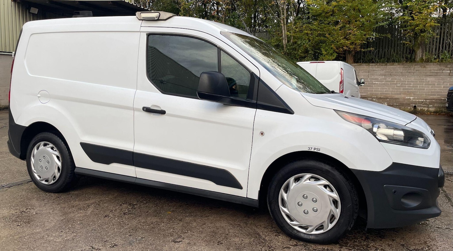 Used Ford Transit Connect 2017 for sale - 76926744: Photo 6