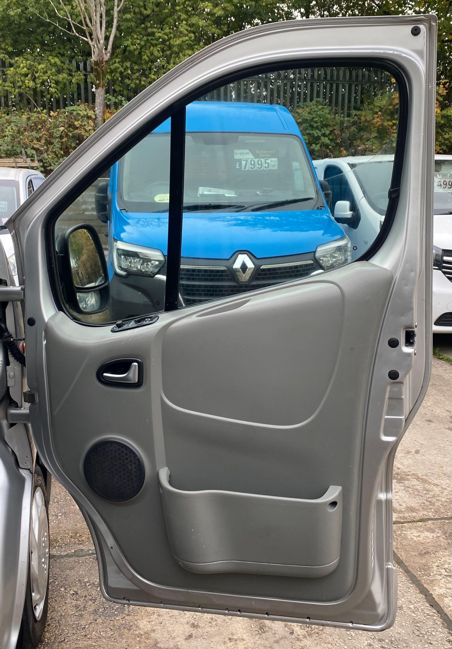 Used Vauxhall Vivaro 2010 for sale - 76645526: Photo 25