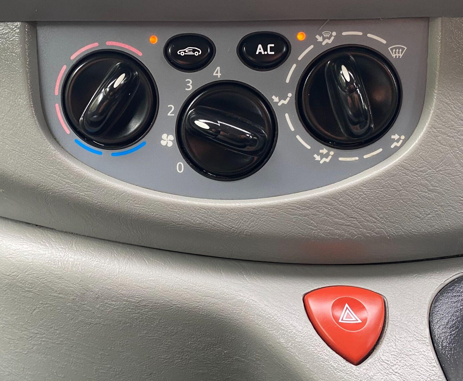 Used Vauxhall Vivaro 2010 for sale - 76645526: Photo 32