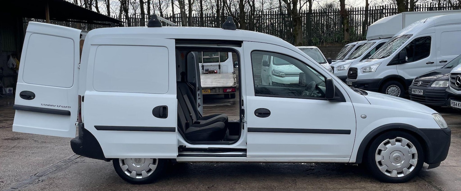 Used Vauxhall Combo 2011 for sale - 77396038: Photo 9
