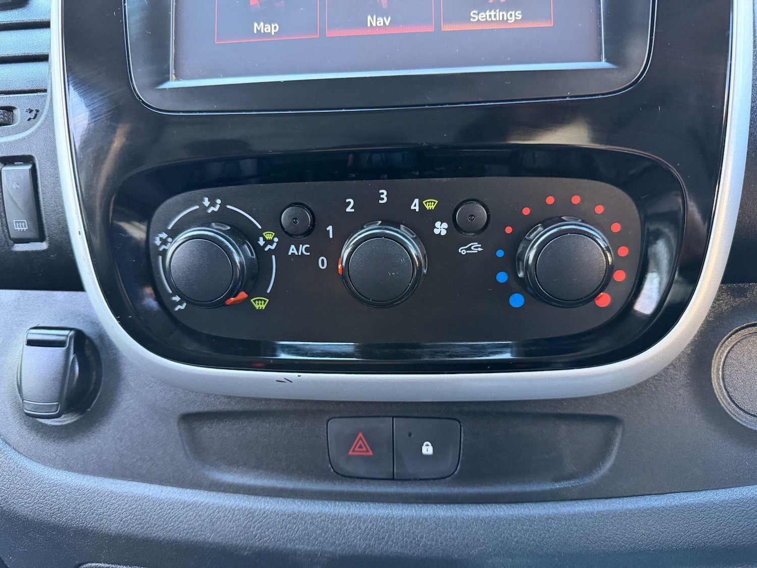 Used Renault Trafic 2017 for sale - 77738399: Photo 43