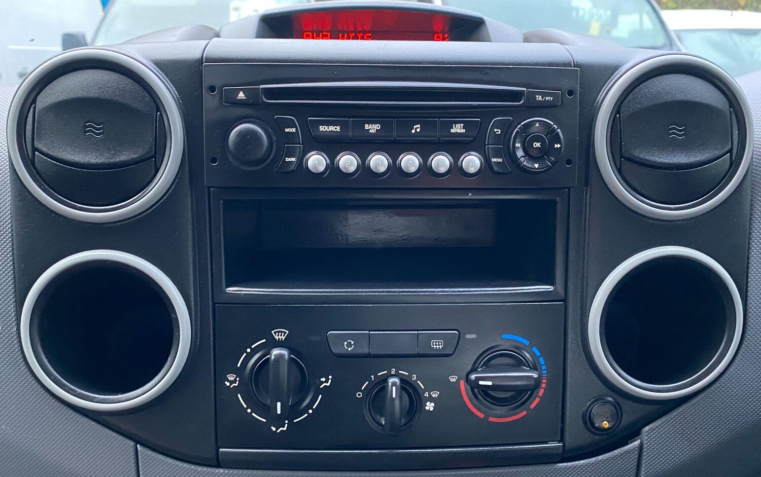 Used Peugeot Partner 2017 for sale - 77723317: Photo 44