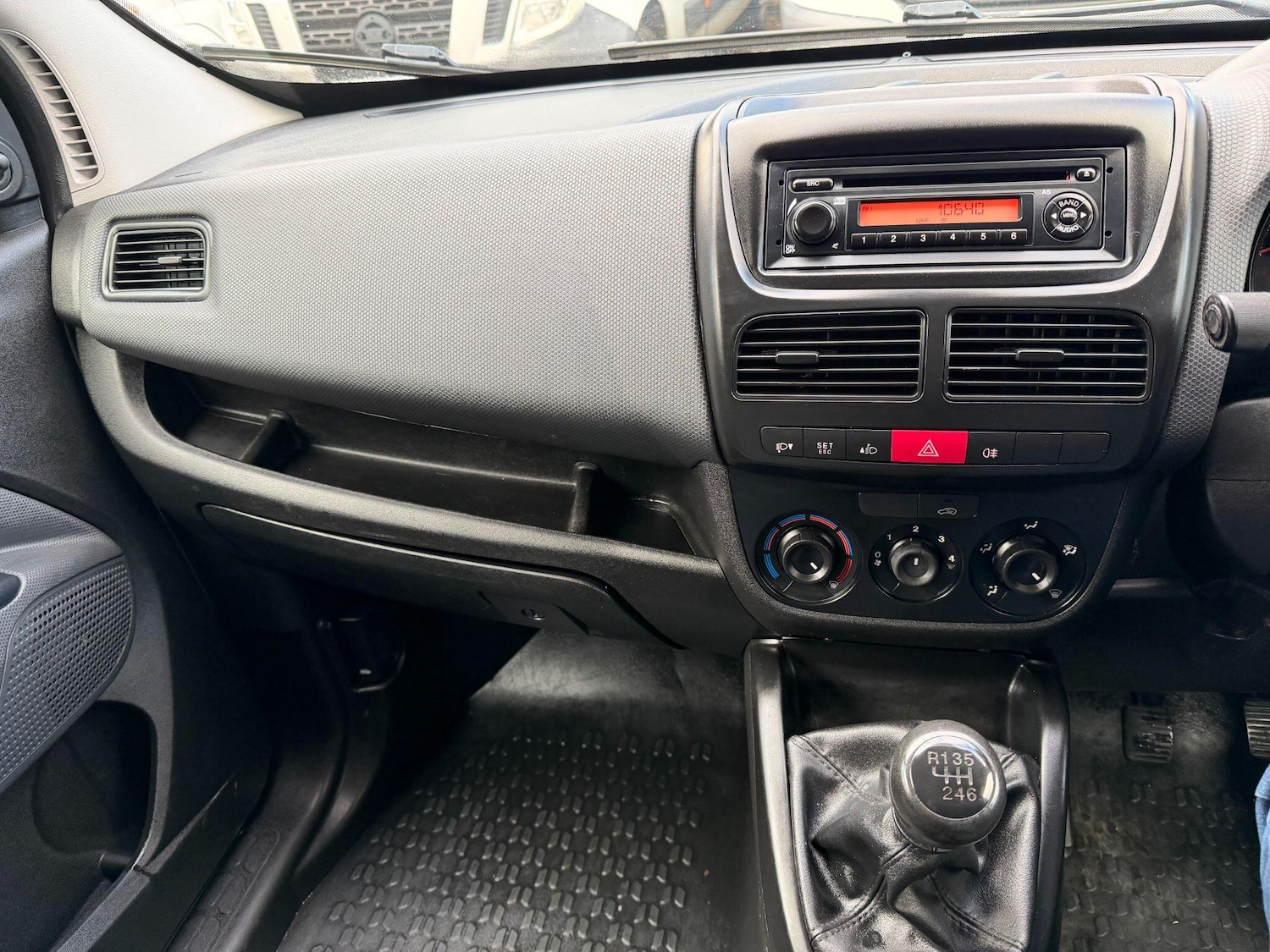 Used Fiat Doblo 2014 for sale - 76689350: Photo 35