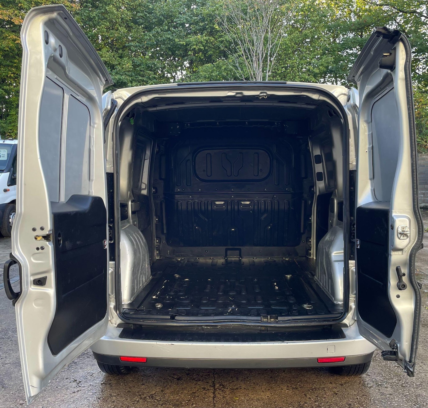 Used Vauxhall Combo 2017 for sale - 77625351: Photo 10