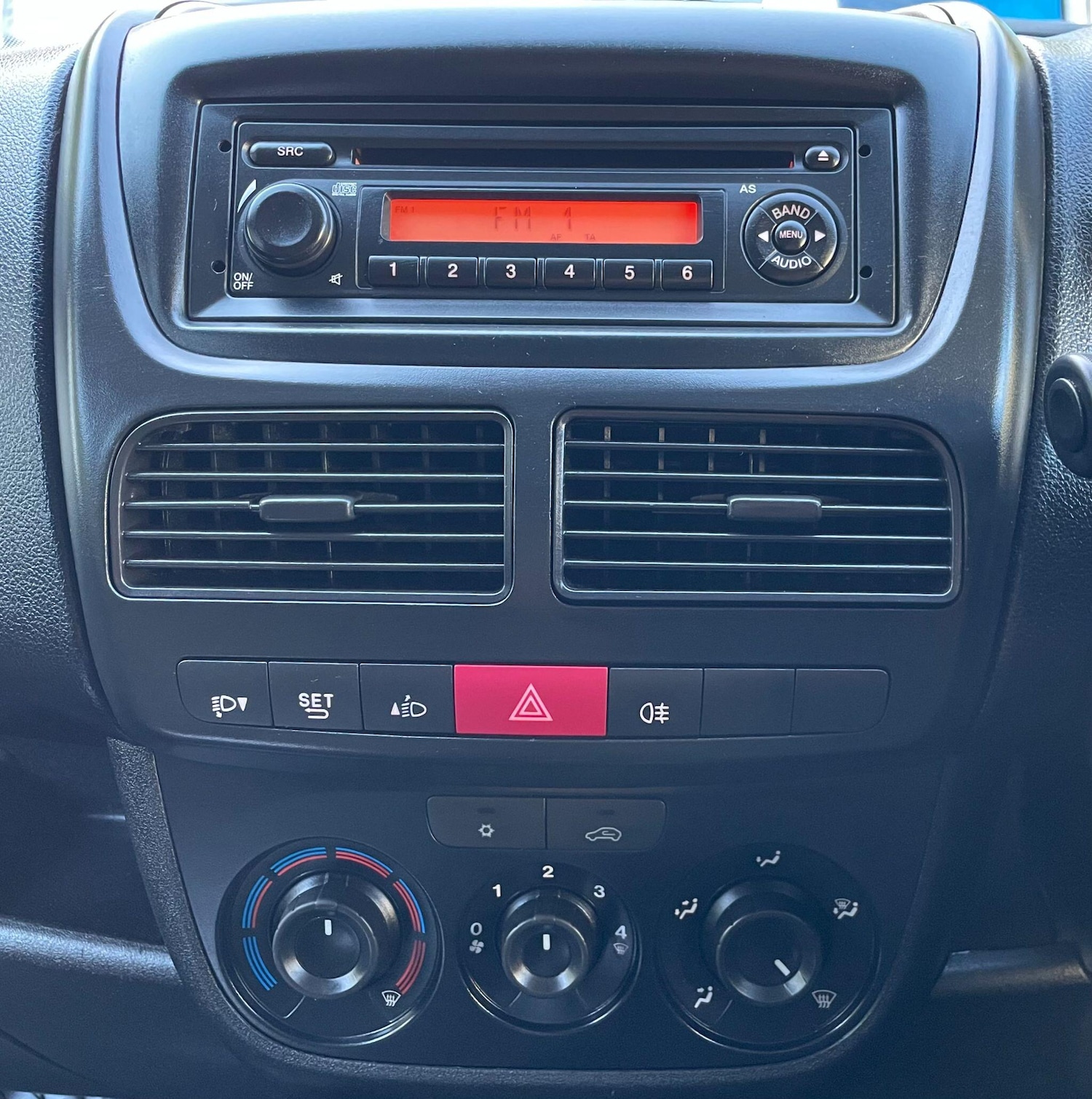 Used Vauxhall Combo 2017 for sale - 77625351: Photo 31