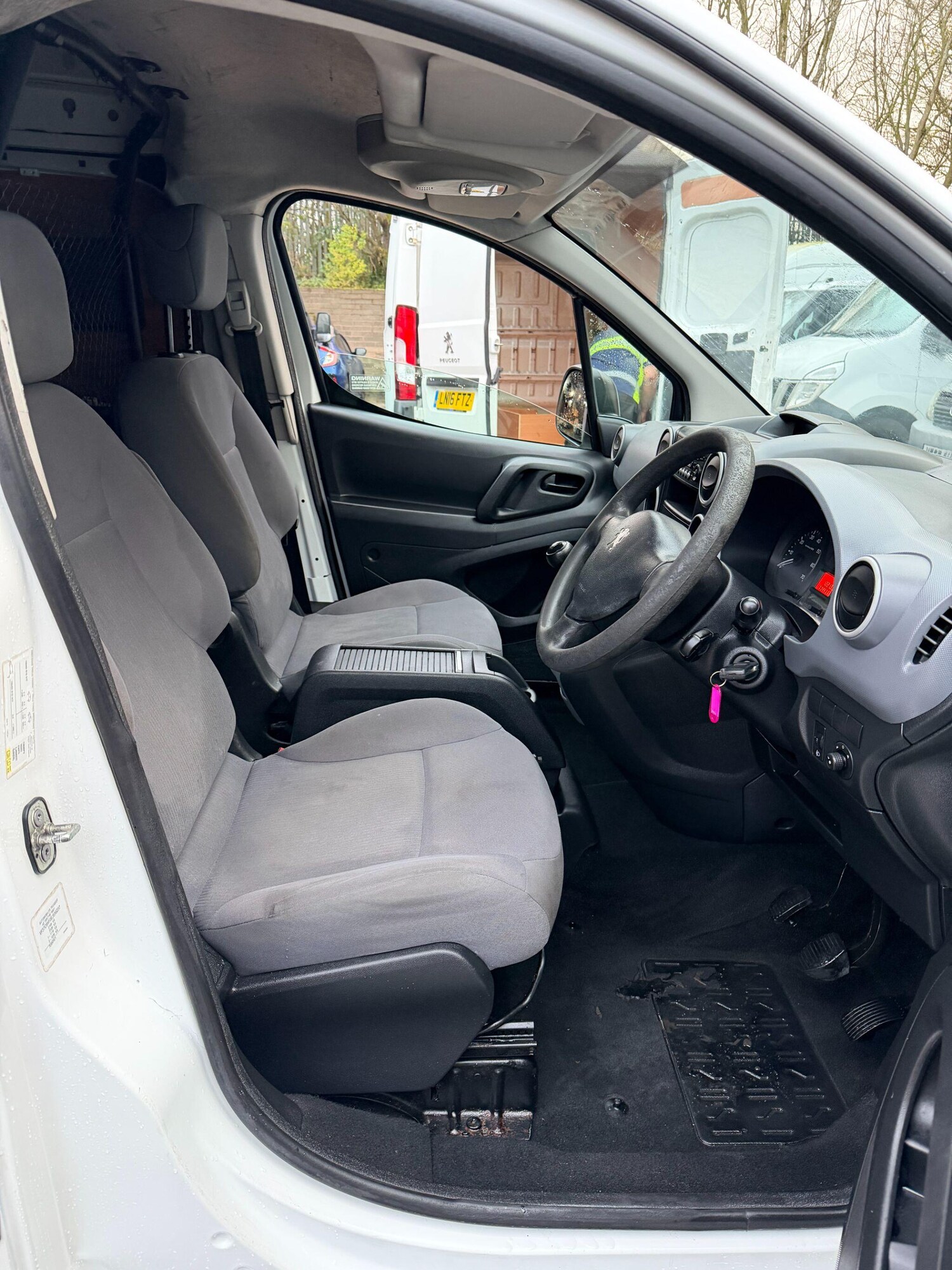 Used Peugeot Partner 2014 for sale - 77040225: Photo 28