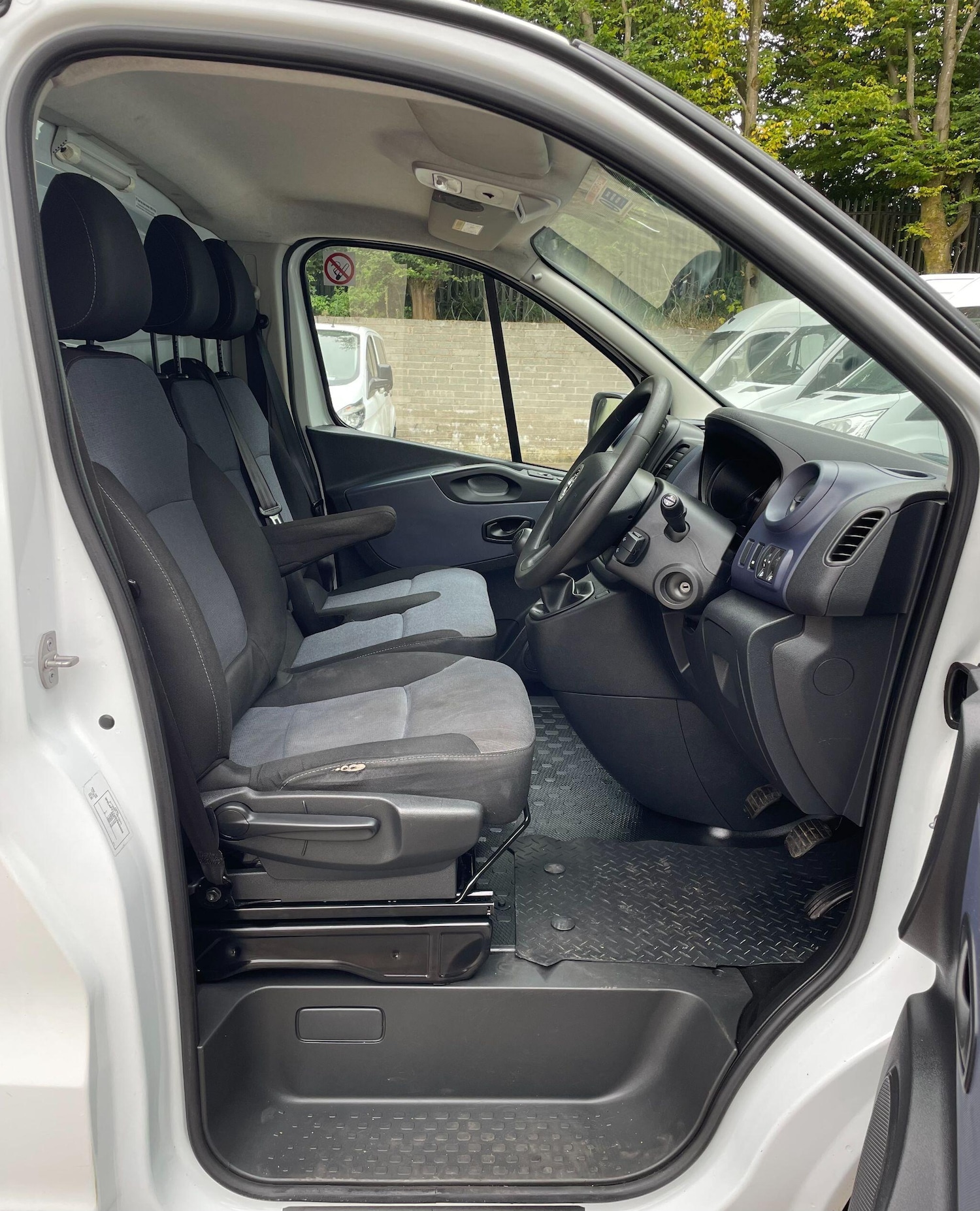 Used Vauxhall Vivaro 2016 for sale - 76549390: Photo 24